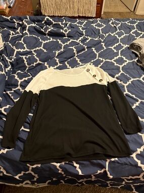 SHEIN Black and White Colorblock Button-Shoulder Long Sleeve Top